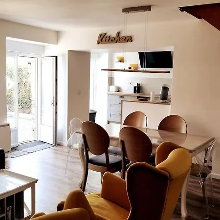 Holiday home Maison Proche Du Mont Saint Michel Tanis